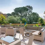 Garden Hotel 3*