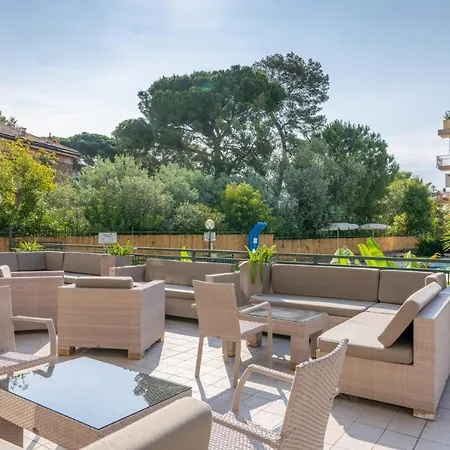 Garden Hotel 3*