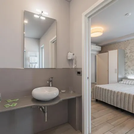 Готель Garden 3*