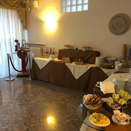 Готель Garden 3*