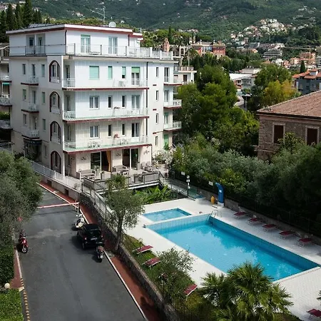 Hotel Garden 3*
